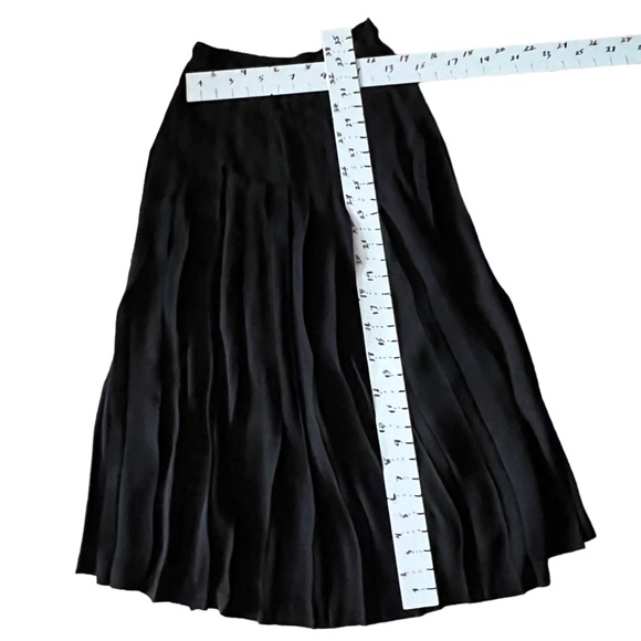 Saks Fifth Avenue silk chiffon pleaded midi skirt Sz 6 - Picture 5 of 6